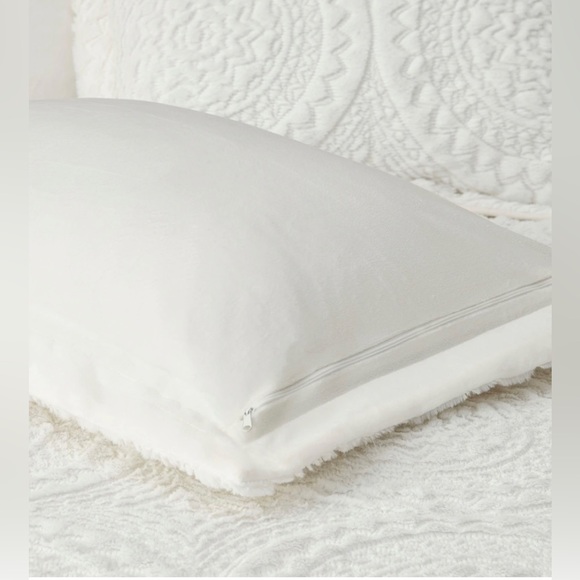 Madison Park Nova Ivory Embroidered Medallion Faux Fur Plush Duvet Cover Set - Picture 10 of 15